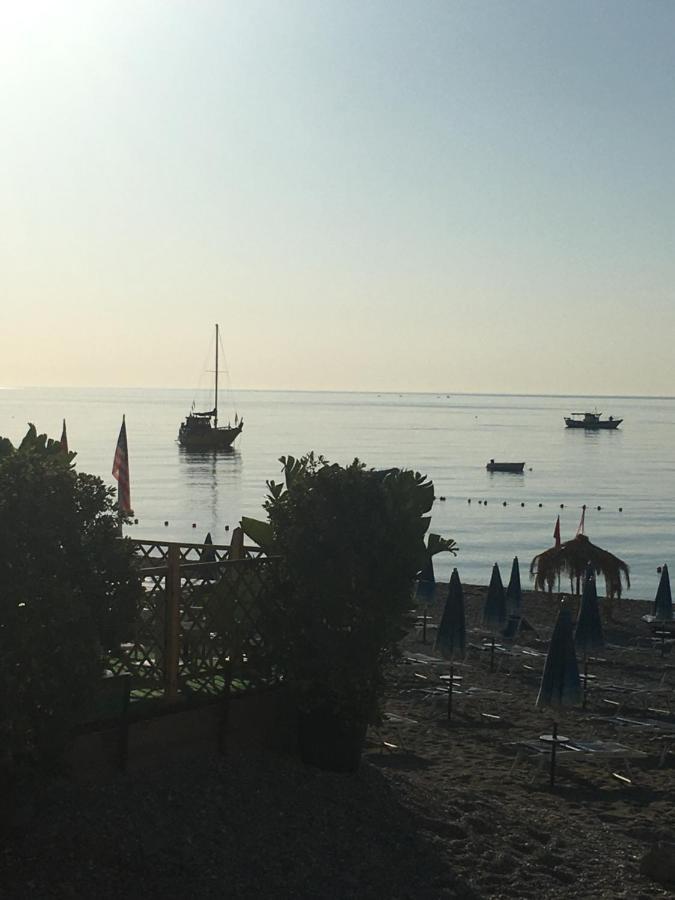 Essenze Di Sicilia Apartment - Letojanni Taormina Exteriör bild