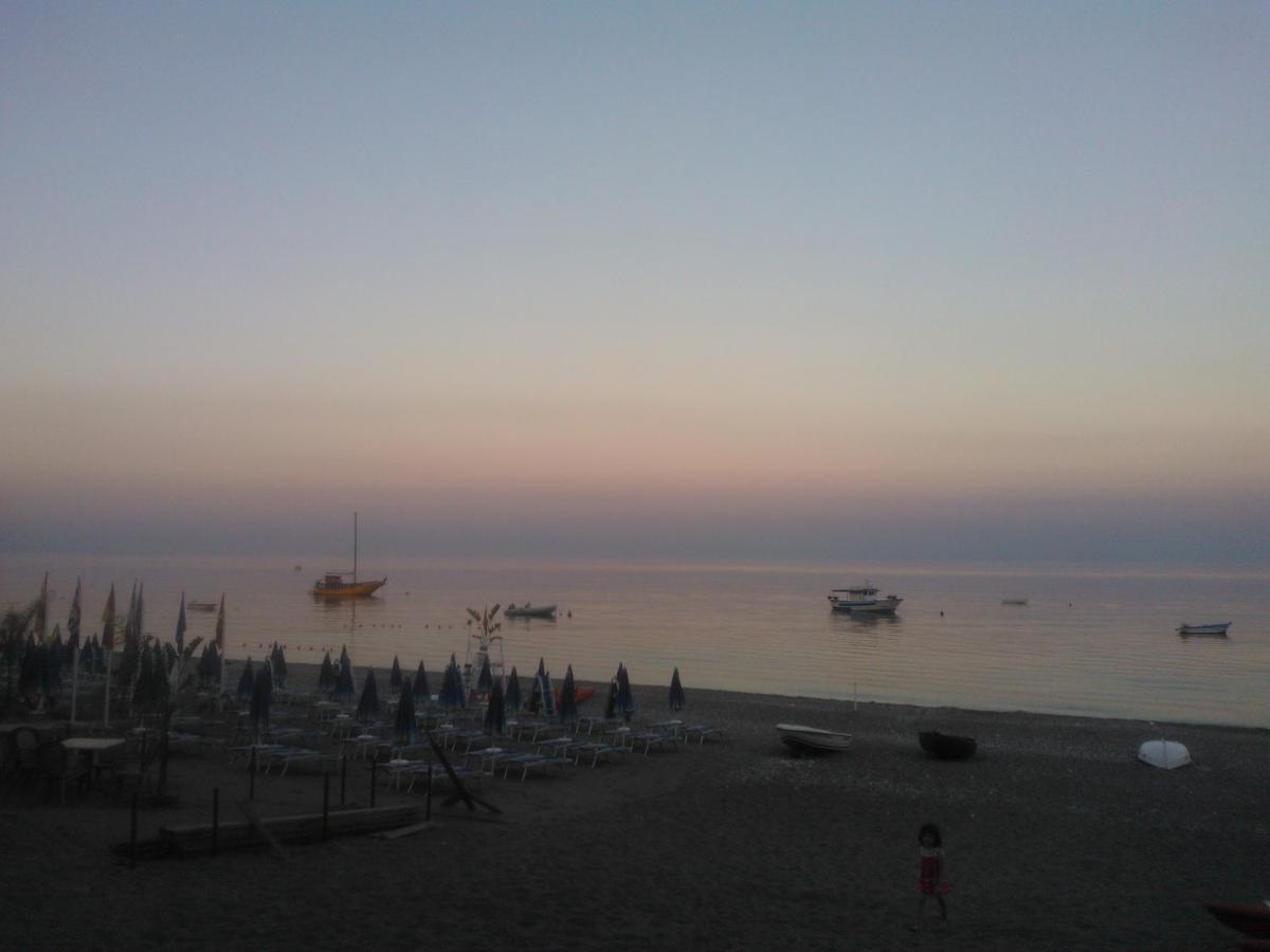 Essenze Di Sicilia Apartment - Letojanni Taormina Exteriör bild